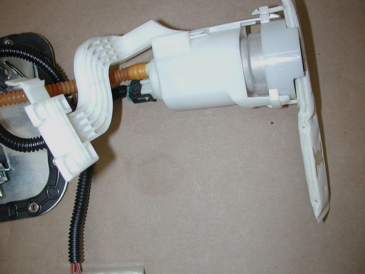 HARLEY DAVIDSON Softail 2011-2017 OEM 75252-11A Fuel Pump Sending