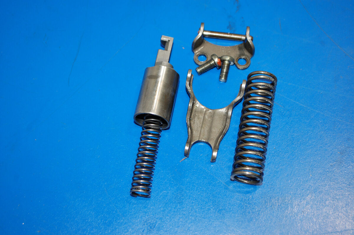 1989 88-91 CR250R OEM ROCKER ARM MECHANISM SPINDLE CAM SHAFT 1989 88-91 CR250R OEM ROCKER ARM MECHANISM SPINDLE CAM SHAFT