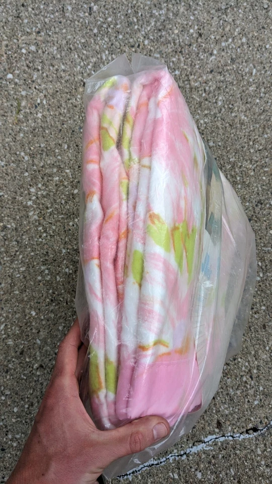 复古 20 世纪 70 年代圣玛丽花卉粉红色毯子双/全中世纪缎面装饰 — 第 4/4 张图片