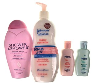 johnson's first touch baby gift set