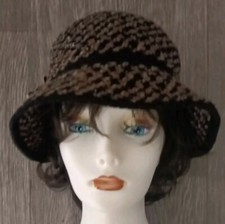 Betmar New York Willow Womens Knotted Cloche Hat Black and Gold One Size