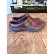 Merrell Women's Slip-On Mules in Burgundy