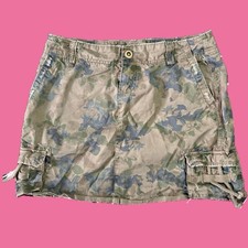 Vintage Old Navy Y2K Camo Cargo Mini Skirt Size 2 Army Green