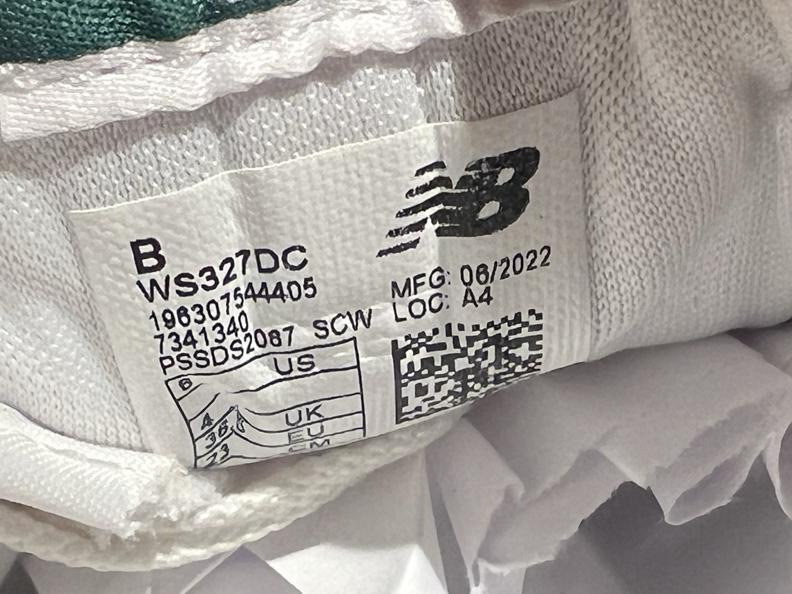 RARE🔥 Sz 6 - New Balance 327 Nightwatch Green Crocodile WS327DC Women's image 5