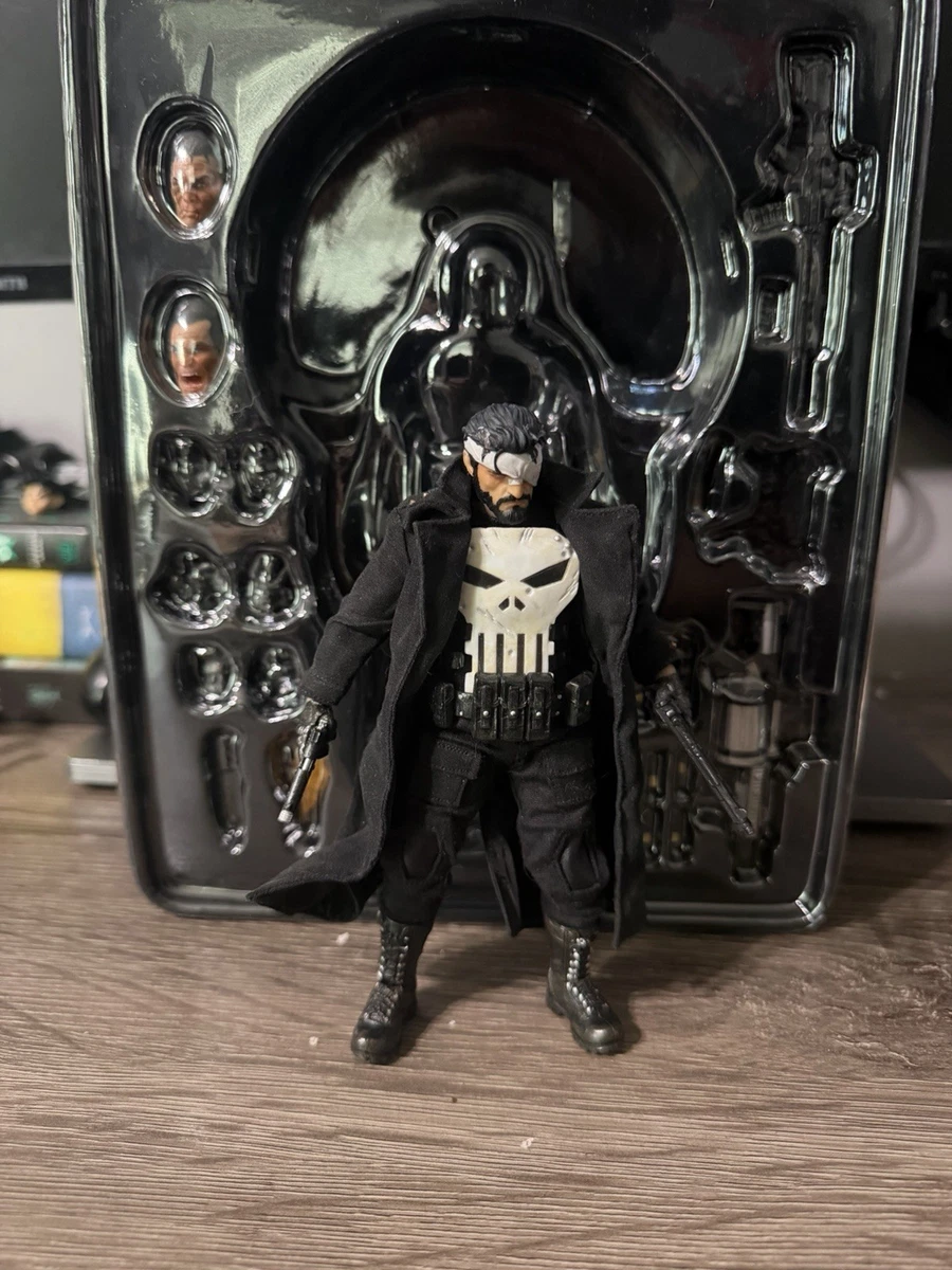 レア　メズコ パニッシャー Netflix版 mezco フィギュア Amazon.co.jp: Mezco One : 12 Collective : Netflix Punisher Marvel