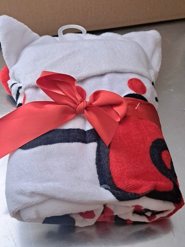 Hello Kitty Kids' Hooded Towel Wrap New! - Picture 2 of 4