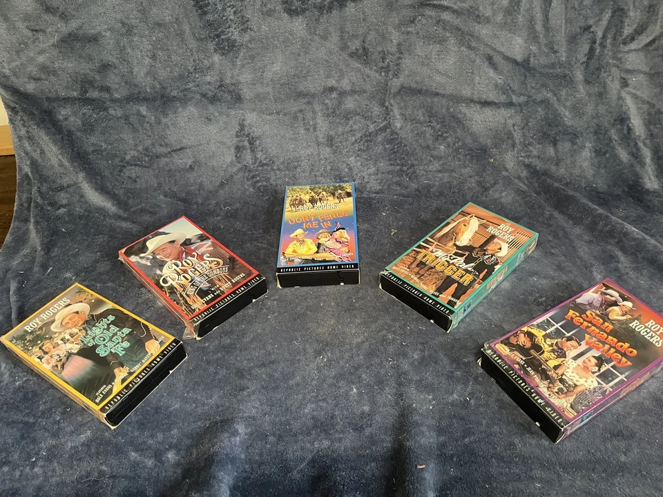The Collection Of Roy Rogers-King of the Cowboys-5 VHS Tapes & Postcards - Image 3 of 4