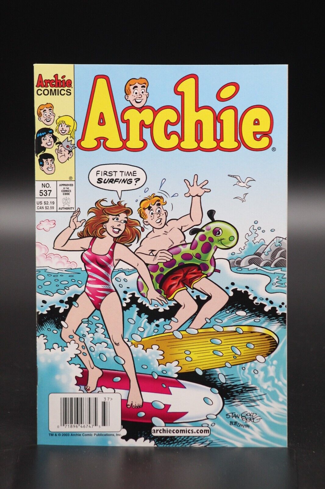 Archie (1943) #537 Newsstand Stan Goldberg Surfing Swimsuit Cover & Art NM