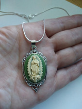 Collar Camafeo Verde Medalla Nuestra Señora de Guadalupe Cadena Plata de Ley 925+tarjeta