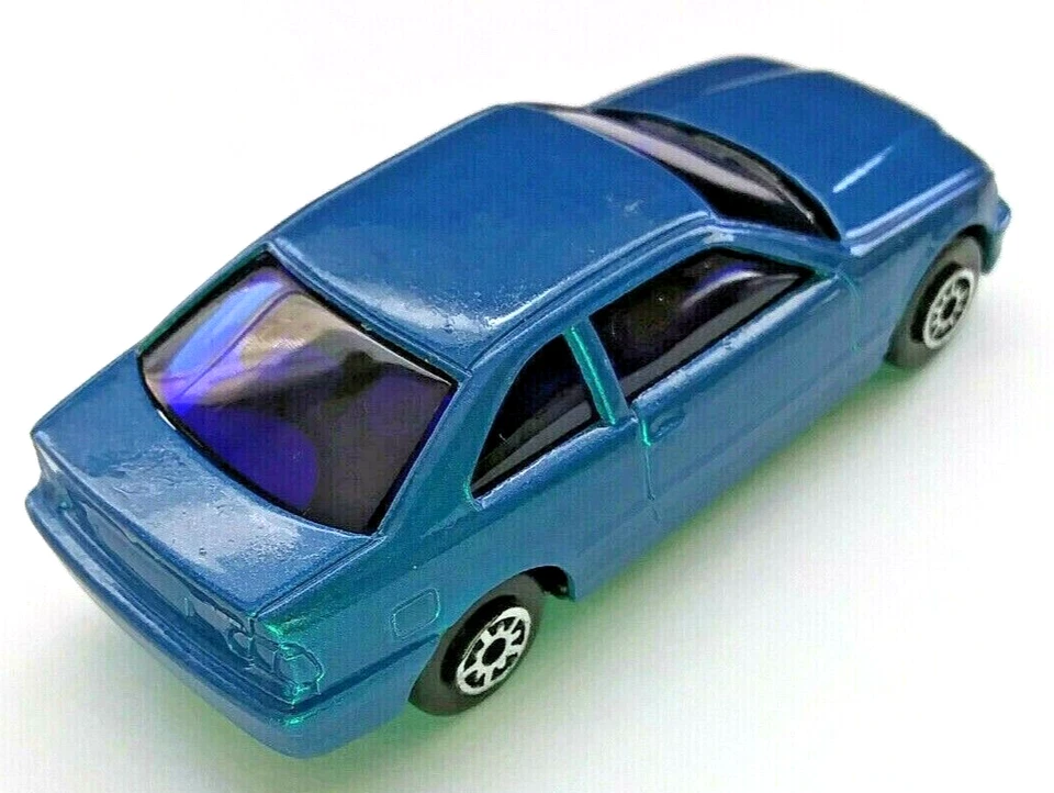 Coche fundido a presión azul Maisto BMW 328i raro escala 1:64, estado recién fuera de paquete Foto 4 de 4