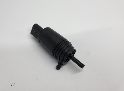 BMW 5er E39 525d  Wischwasserpumpe Waschpumpe Pumpe   8377612    (33)