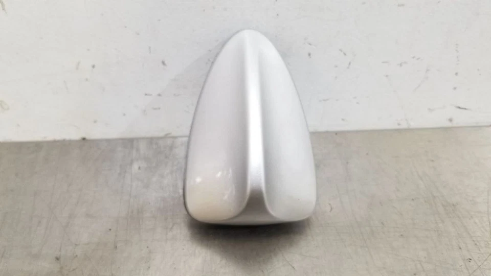 10 2010 宝马 135I ANTENNA 银色 — 第 2/4 张图片