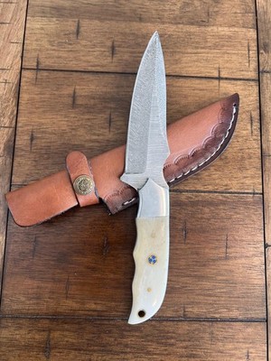 CUSTOM HANDMADE DAMASCUS BONE HANDLE KNIFE WITH PREMIMUM LEATHER SHEATH 143/5