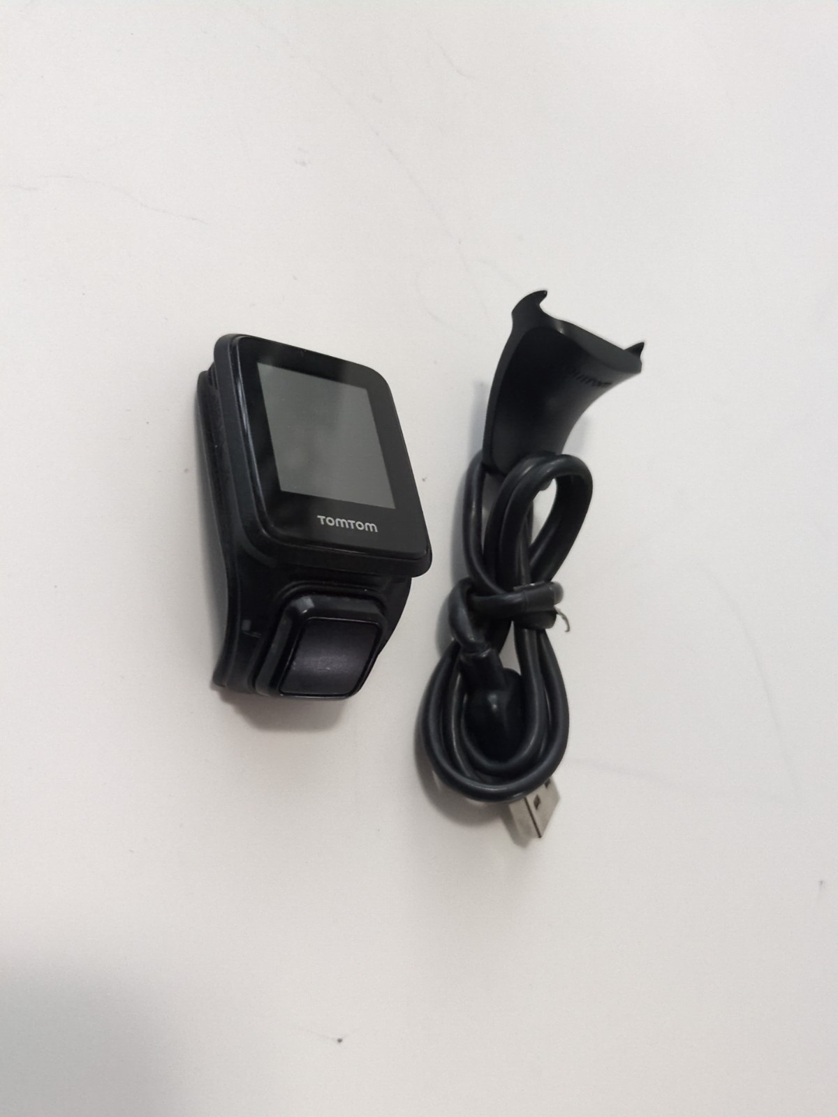 4-rem.  No Band + Usb Cable. Not Holding Charge
