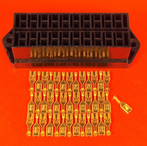 20 Way Bulkhead Blade Fuse Holder Box And Terminals - Land Rover OEM - PRC4826