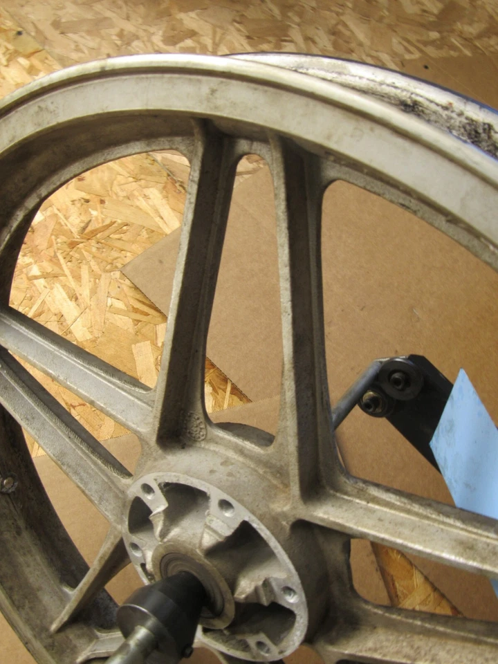 Llanta delantera Moto Guzzi V65 530 1984 GU23610380 Foto 4 de 4