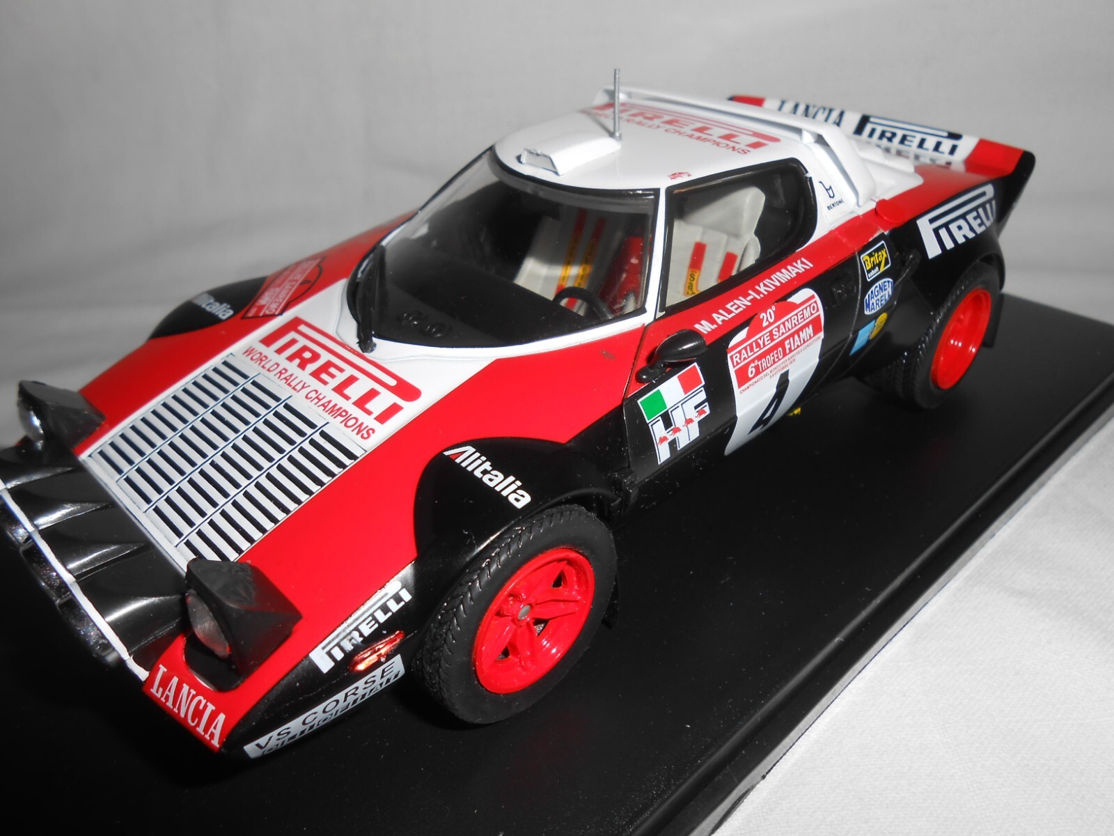 Lancia Stratos HF rallye 1978 miniature 1/24 déco de bureau idéale pour passionné d'automobile