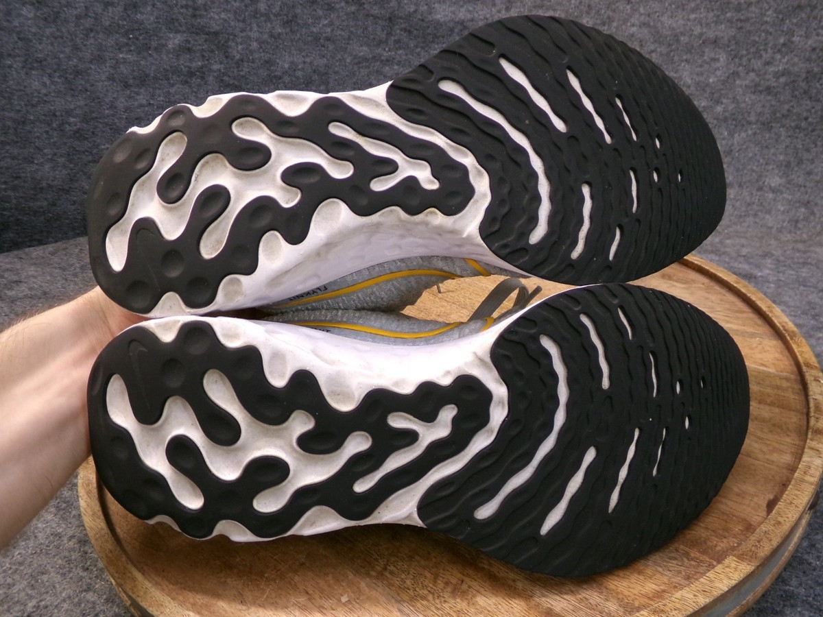 Nike React Infinity Run Flyknit グレー/イエロー Nike ReactX Infinity Run 4 White Lemon Twist Yellow DR2670-101