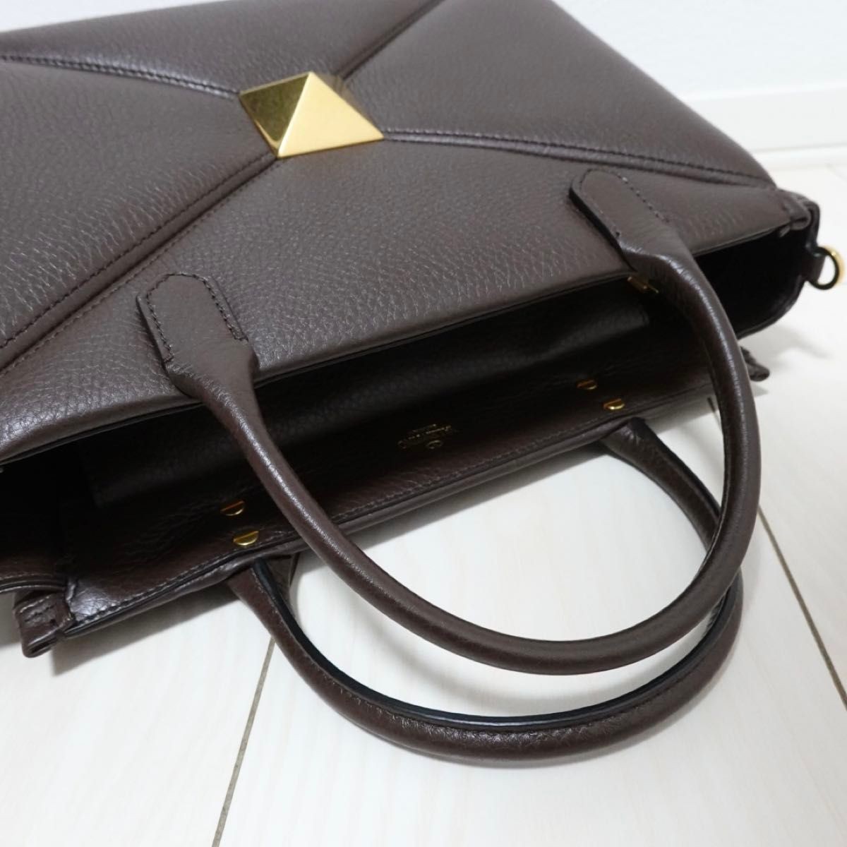 Women's Wear Valentino   Valentino Garavani One Stud Handbag Medium image 10