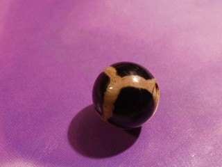 VINTAGE TIBETAN PYU LINE DECORATED LONGEVITY ROUND BEAD 8.2 MM agate