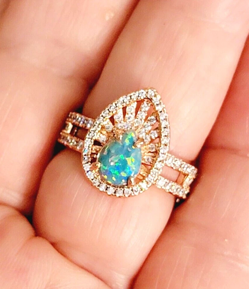 Anillo de diamantes de imitación brillantes tono oro rosa talla 7 lágrima de confeti verde r-71 Foto 2 de 4