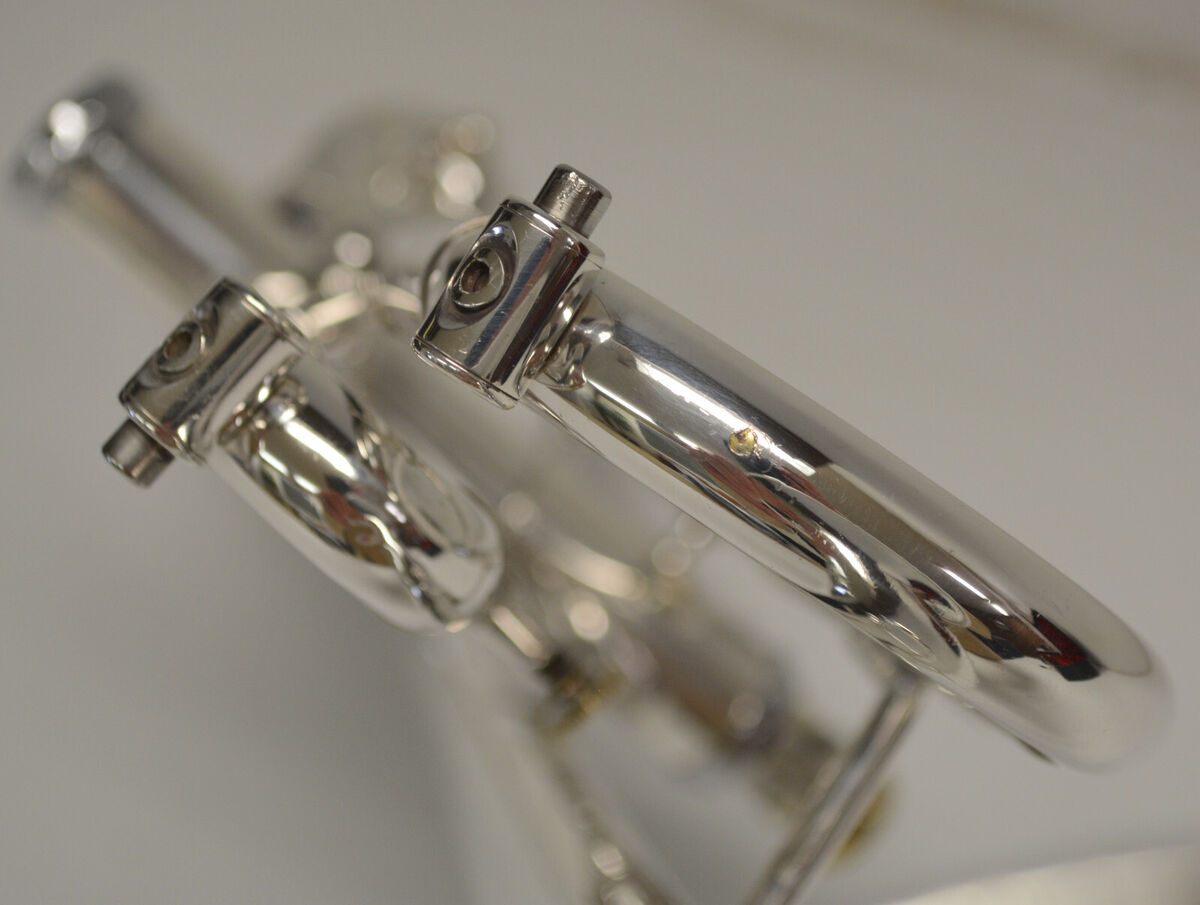 GETZEN CAPRI 590S SILVER TRUMPET W/CASE & 5C MOUTHPIECE GETZEN CAPRI 590S SILVER TRUMPET W/CASE & 5C MOUTHPIECE