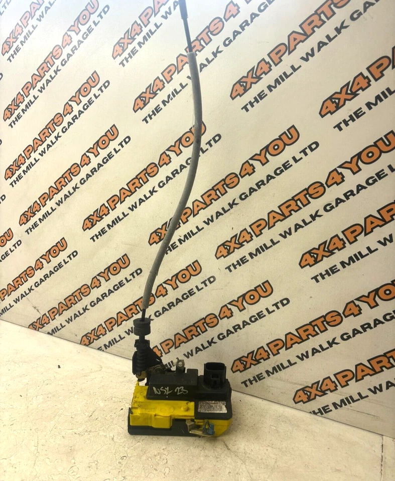 Volvo XC90 2004 2,4 D5 NSF cerradura de puerta Foto 2 de 4