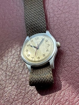 ENICAR SPORT Handaufzug Herrenuhr Silber Beige Zifferblatt 31mm Arabisch Vint...