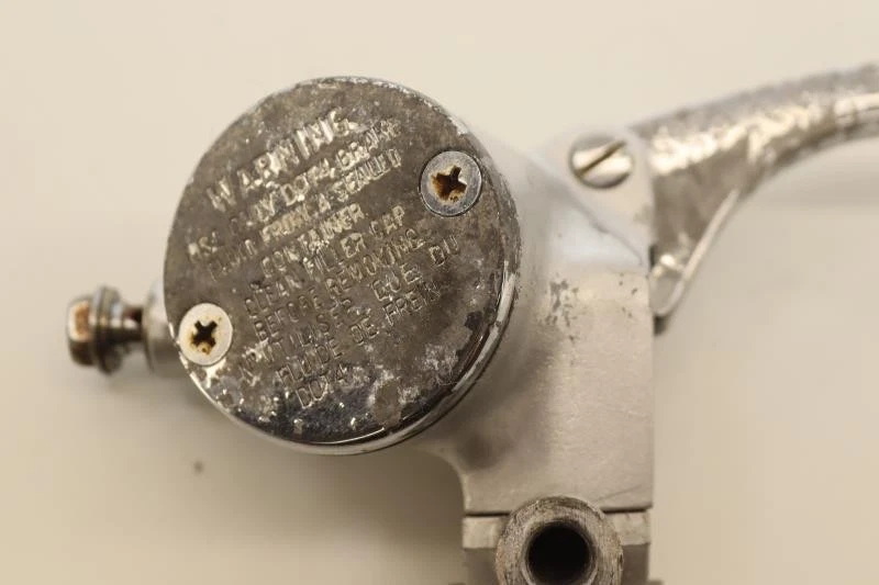 Maitre-cylindre avant KAWASAKI 1500 VULCAN 1988 à 1992 - Photo 3/4