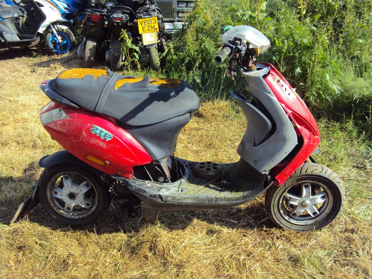 2001 PIAGGIO ZIP 125 STROKE MOPED SCOOTER MOTORBIKE MOTORCYCLE