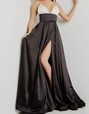 $596 Jovani Women's Black Sleeveless High Waisted V-Neck Ball Gown Dress Size 2