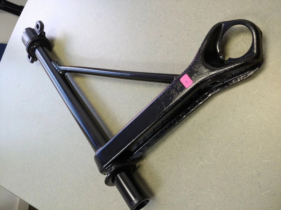 NICE USED ORIGINAL GENUINE PORSCHE 914 1.7 1970 PASSENGERS CONTROL ARM NLA 1 - Image 3 of 4