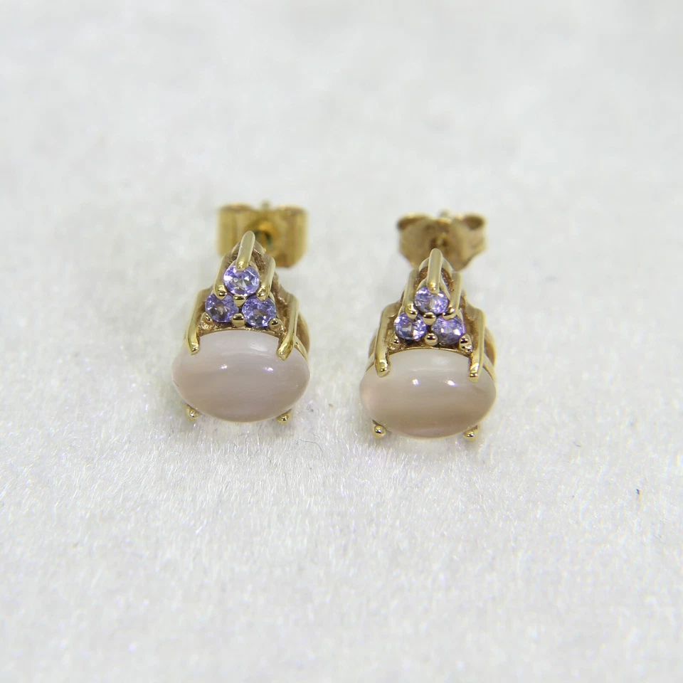 Aretes de tanzanita de piedra lunar de oro de 9 quilates Foto 3 de 4