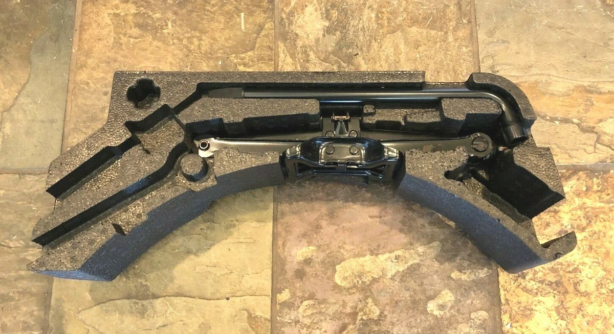 2016 2017 2018 Jaguar XE JACK AND TOOLS GX73-17B043-AE 