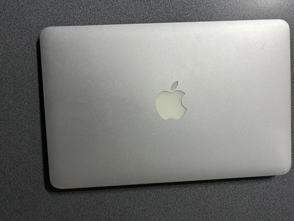 Apple MacBook Air A1465 11" - Image 4 of 4