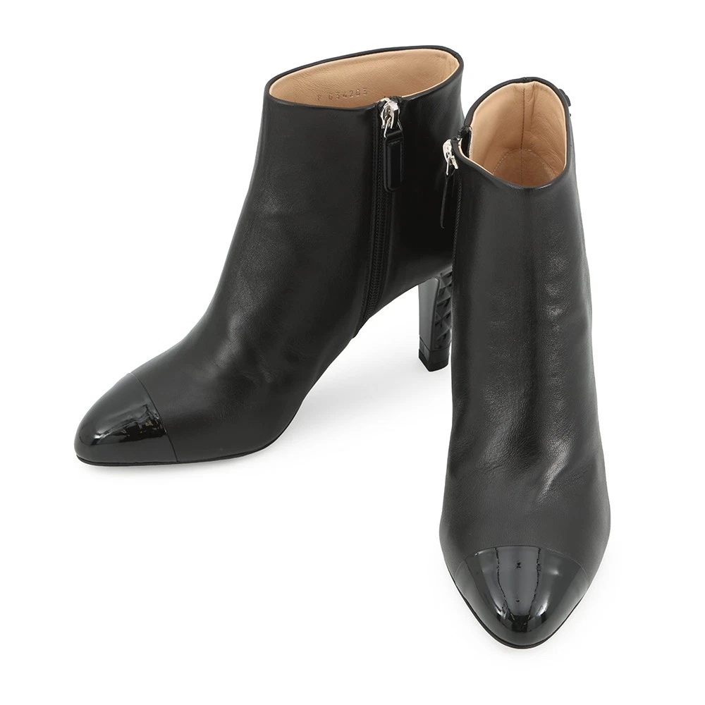 Chanel — CHANEL CC Logo short boots Size 37.5C Patent Leather/Leather Black G34203