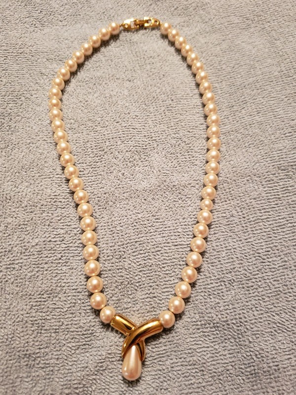 Vintage Signed Napier Gold Tone Faux Pearl 19” Necklace. Mint Cond.