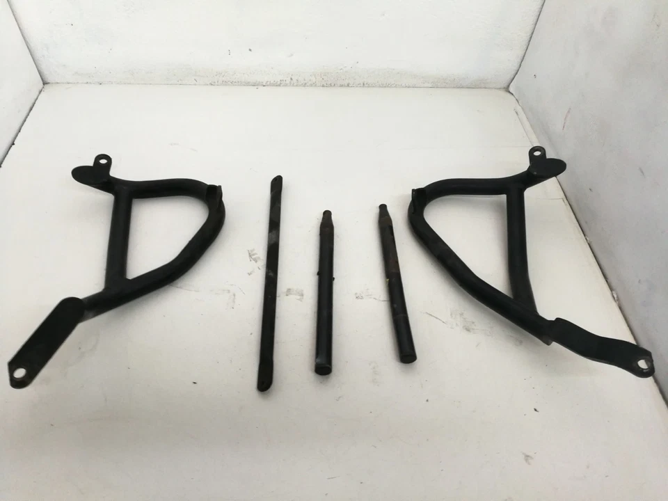 BMW K1200 R 2005 2008 ENGINE GUARD BRACKETS - Image 2 of 2