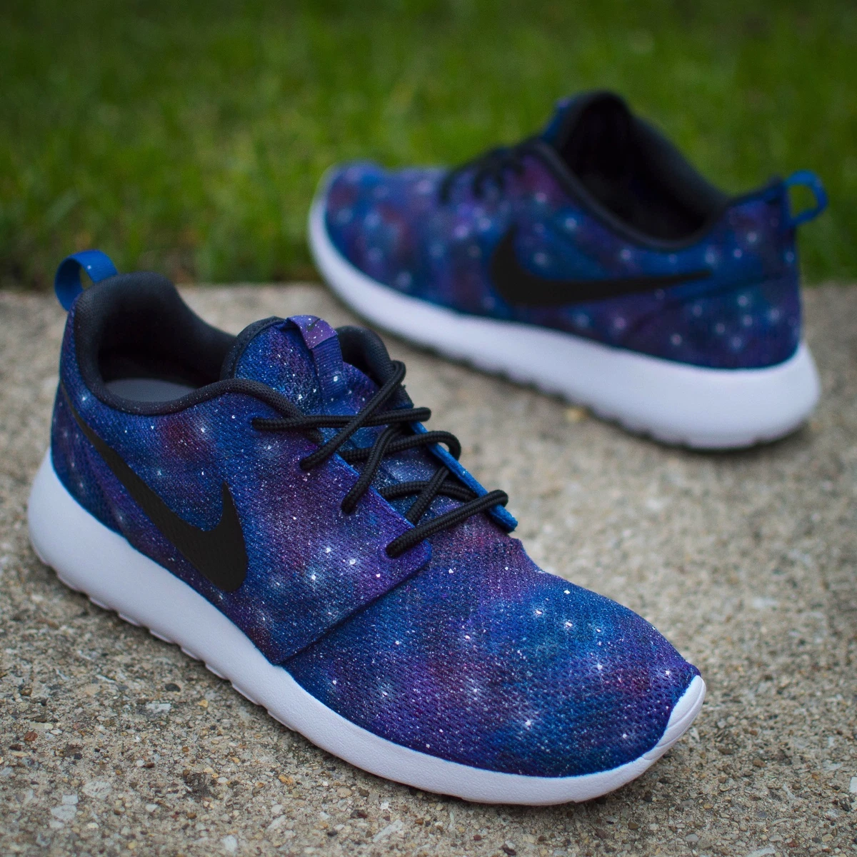 riesgo He aprendido Sinis Custom Nike Galaxy Roshe Run Floral | eBay