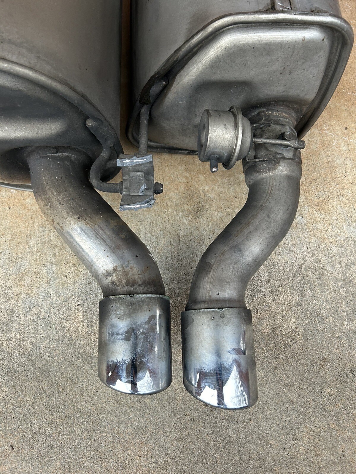 BMW OEM E60 535i LCI Rear Exhaust Mufflers Dual Muffler for sale 