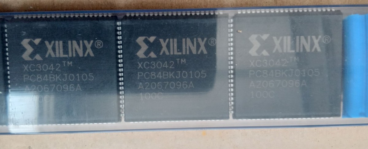 15X XC3042-100PC84 XILINX Field Programmable Gate Arrays FPGA PLCC