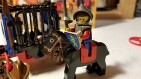 LEGO Castle: Dungeon Hunters (6042) 100% complete with box and instructions