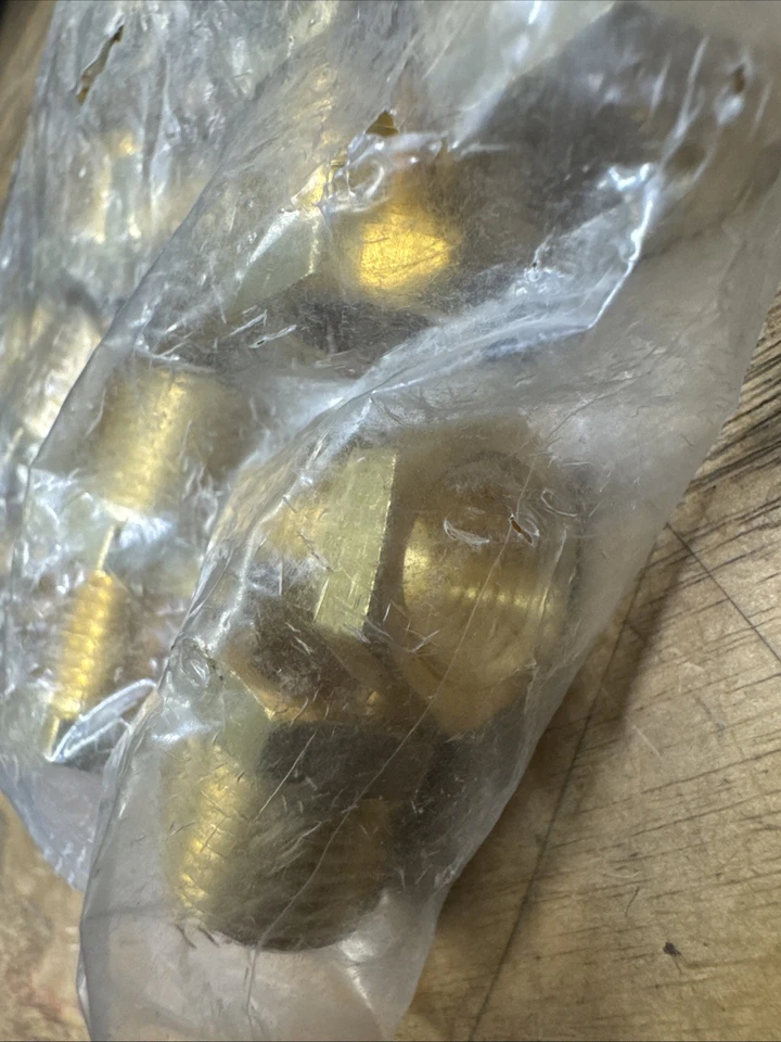 (20 Pack) 3/8" Male x 1/4" Female Hex Pipe Bushing | Brass NPT Thread Fitting - Image 3 of 4