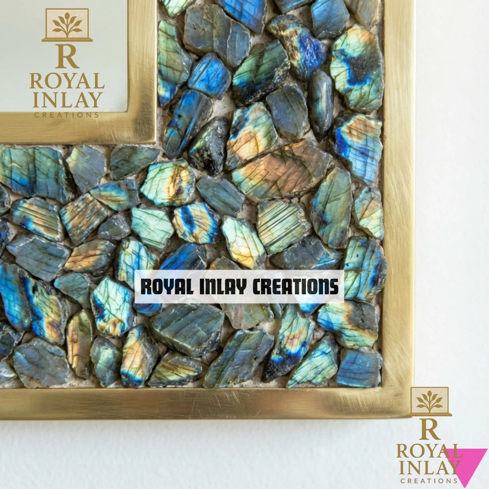 Espejo de mosaico de piedra labradorita iridiscente con marco de latón pulido 48 x 24" Foto 2 de 4