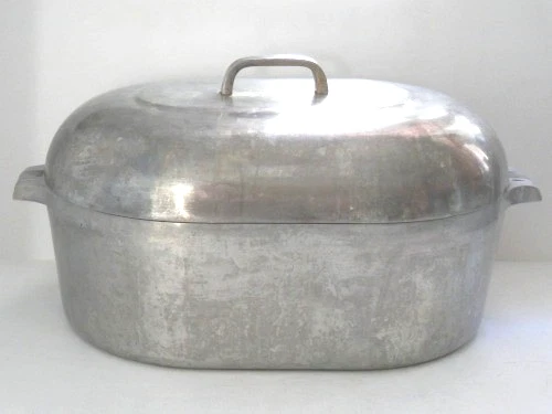 WAGNER WARE MAGNALITE 17 QT. ROASTER WITH TRIVET 4269-M USED CONDITION BIN!
