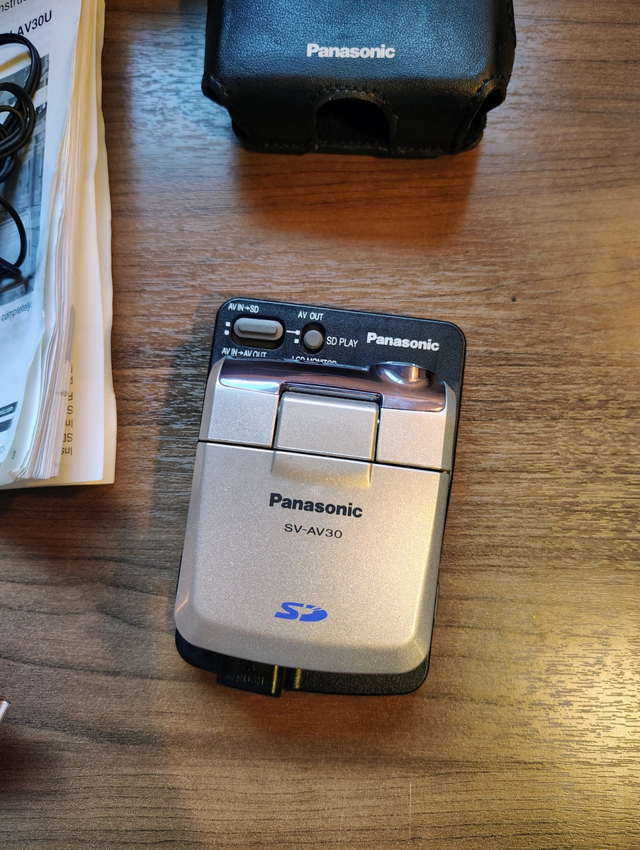 Panasonic D-snap SV-AV30 イエロー Panasonic SV-AV30 Flash Media, Hard Drive Camcorder for sale