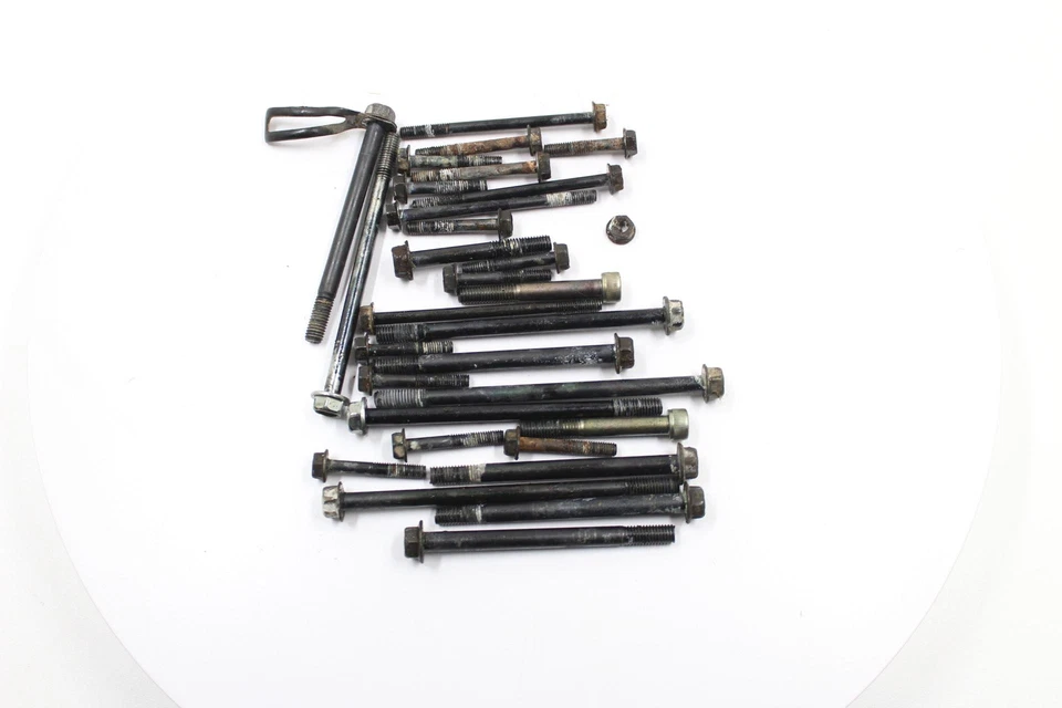 Suzuki GS700E 1985 OEM MOTOR CÁRTER JUEGO DE PERNOS Foto 3 de 4