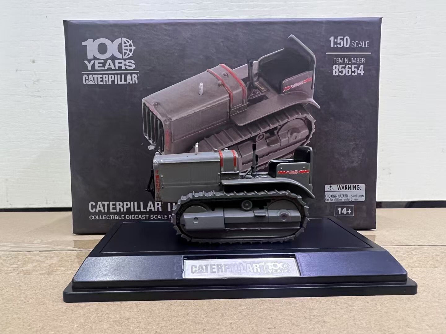 CAT CATERPILLAR TWENTY TRACTOR Grey 1/50 Centennial Model DIECAST MASTERS 85654
