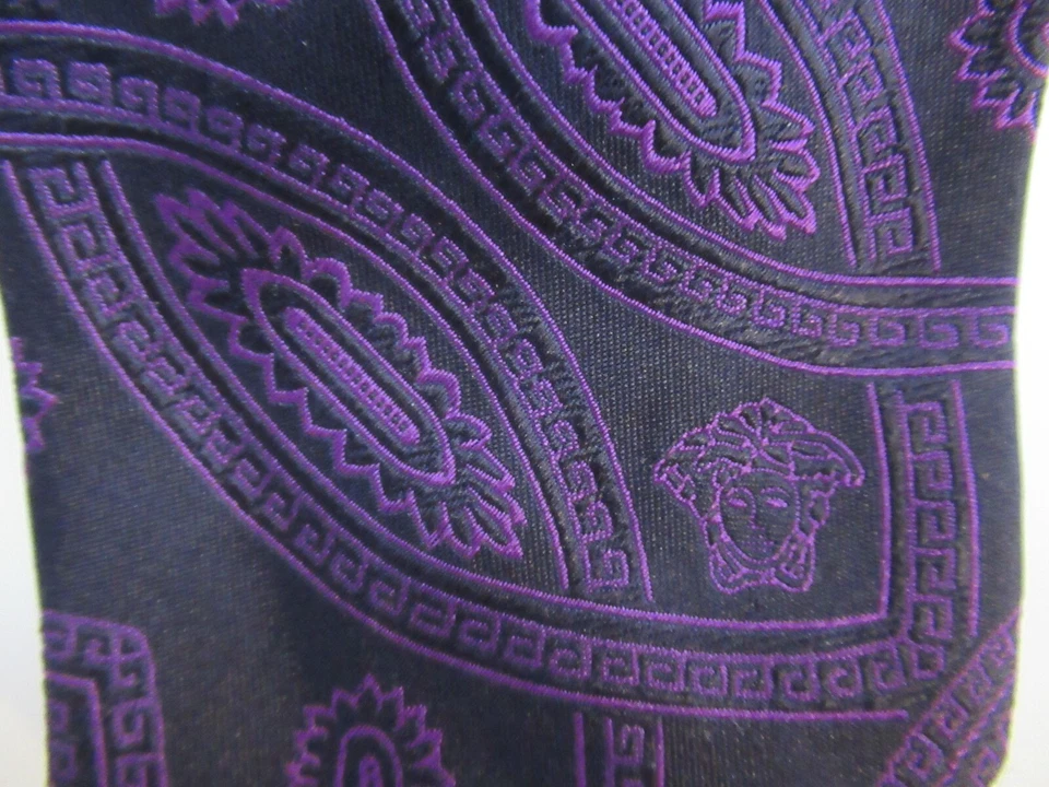 Corbata de seda ajustada Versace para hombre púrpura cachemira cabeza de medusa seda 61 "X 3" X-larga Foto 2 de 4