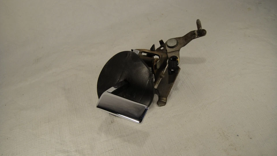 1989-1993 CADILLAC DEVILLE FWD LH REAR INTERIOR CHROME DOOR HANDLE - Image 4 of 4